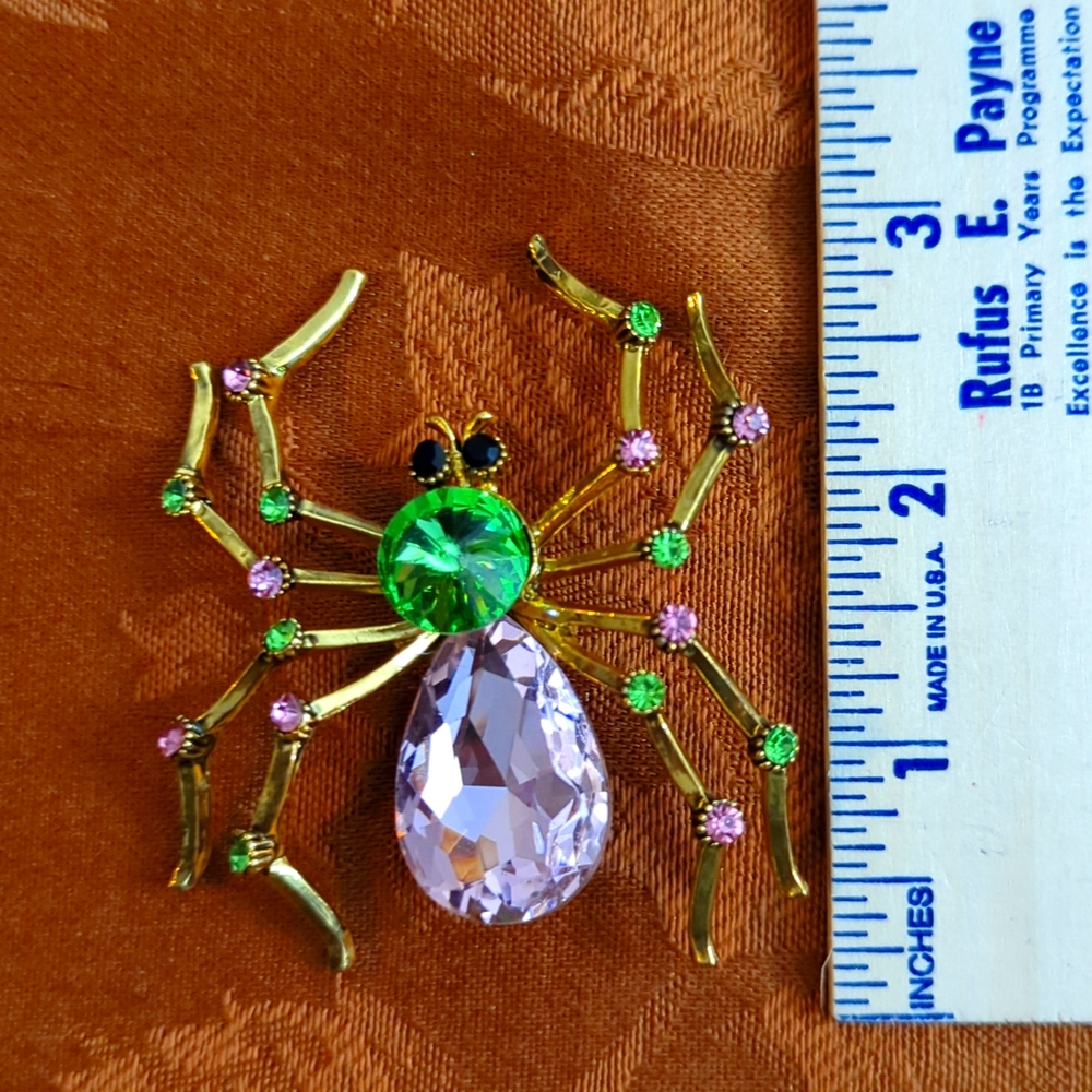 Spider brooch